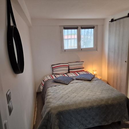 Spacieux Studio Dans Le Beaujolais Saint-Georges-de-Reneins Екстериор снимка