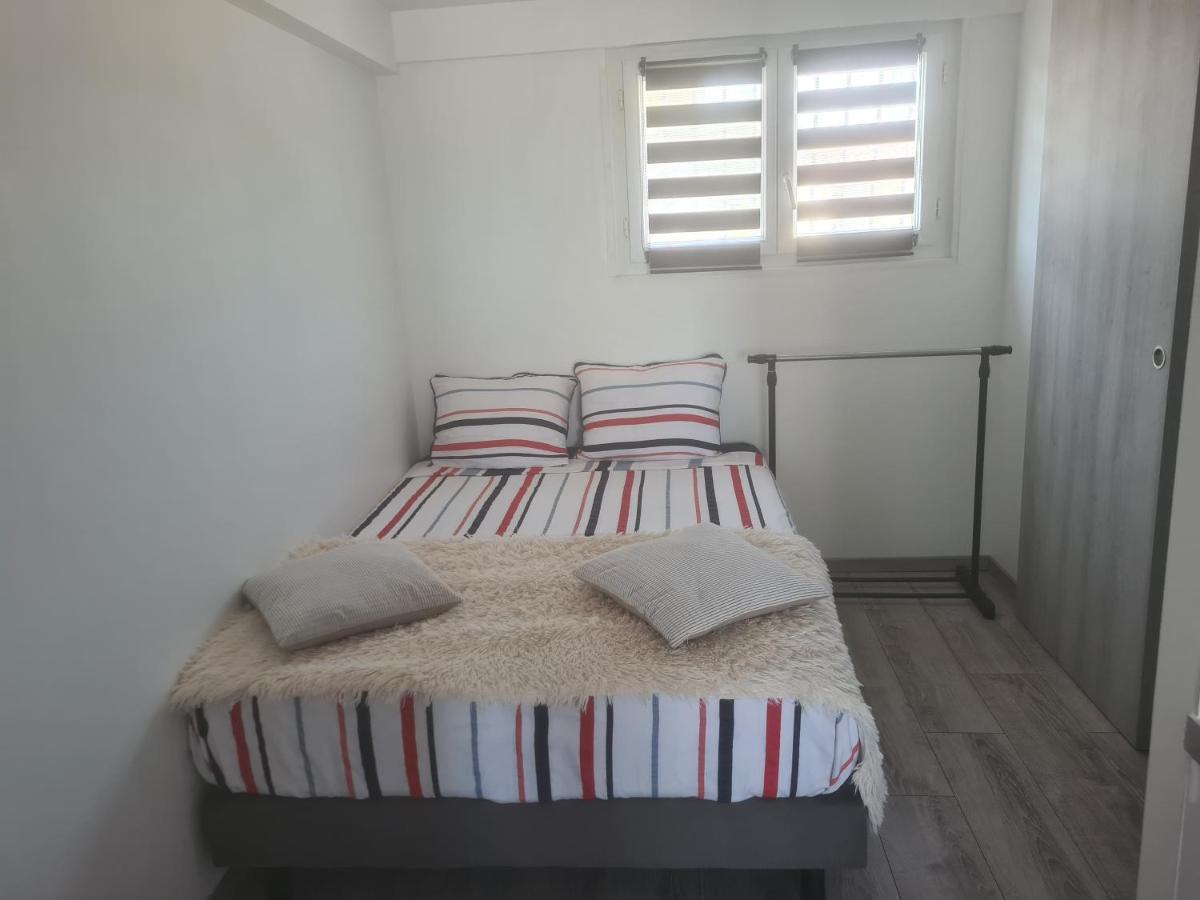Spacieux Studio Dans Le Beaujolais Saint-Georges-de-Reneins Екстериор снимка