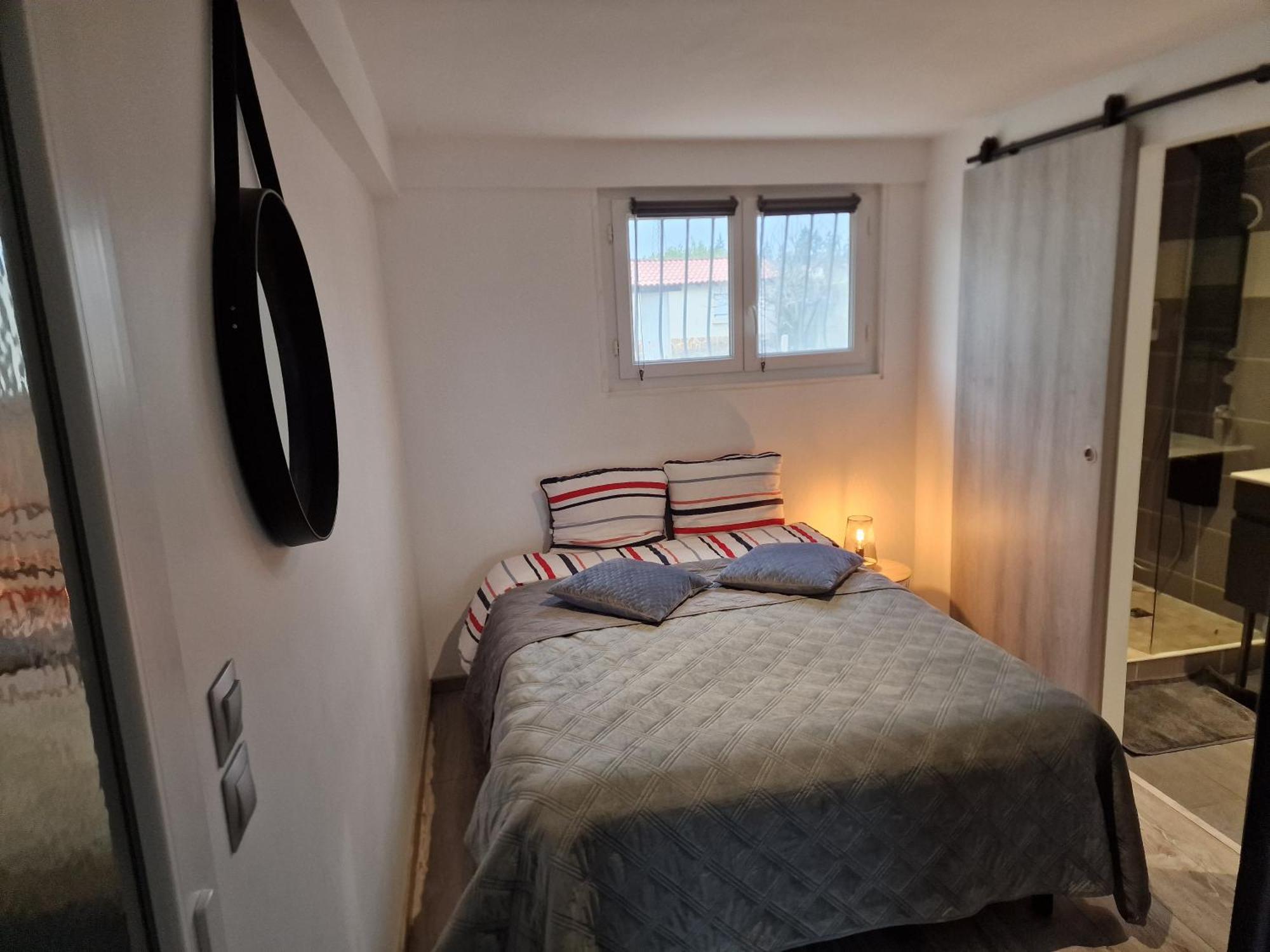 Spacieux Studio Dans Le Beaujolais Saint-Georges-de-Reneins Екстериор снимка